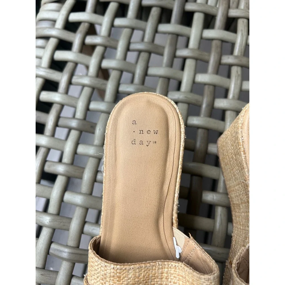 A New Day Women's Beige Woven Wedge Sandals Espadrille Buckle Slide‎ Size 7.5